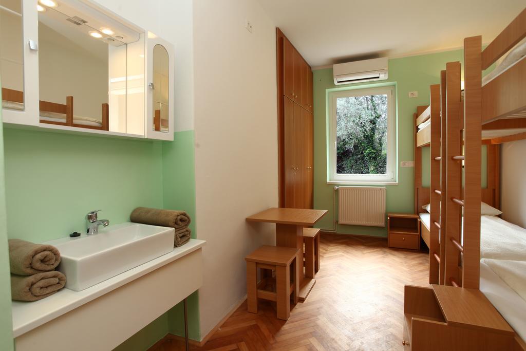 Hostel Soline Порторож Екстериор снимка